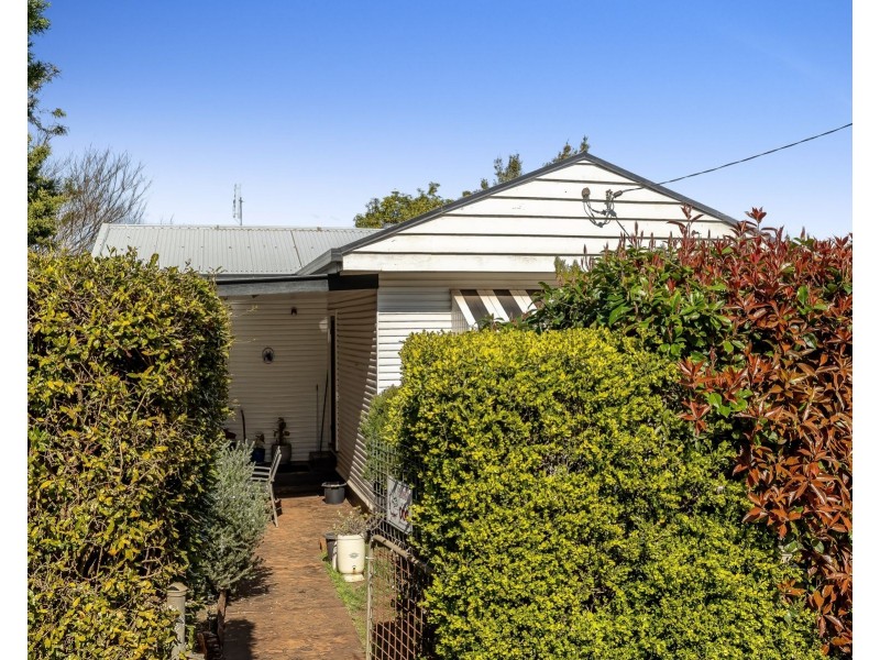 102 North Street, North Toowoomba QLD 4350