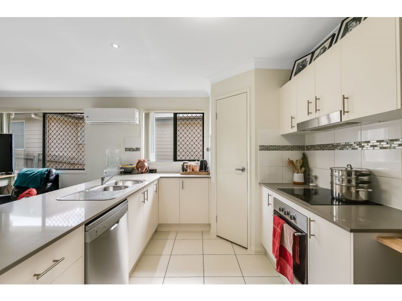 12 Felix Street, Cranley QLD 4350