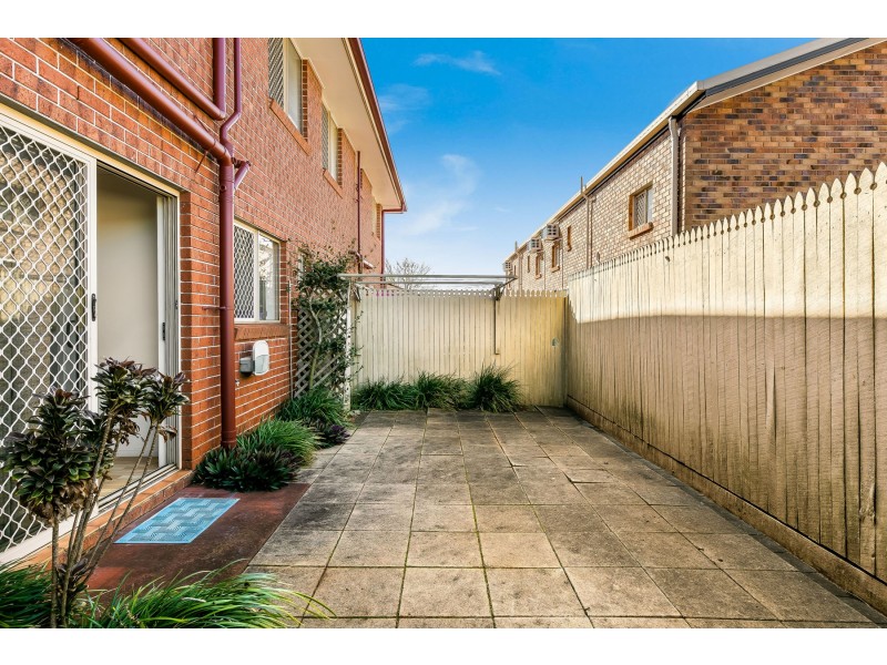 6/4 O’Quinn Street, Harristown QLD 4350