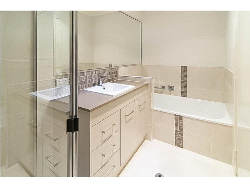 16/19A Gladstone Street, Newtown QLD 4350