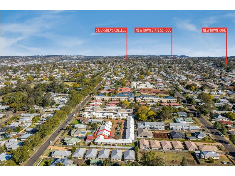 16/19A Gladstone Street, Newtown QLD 4350