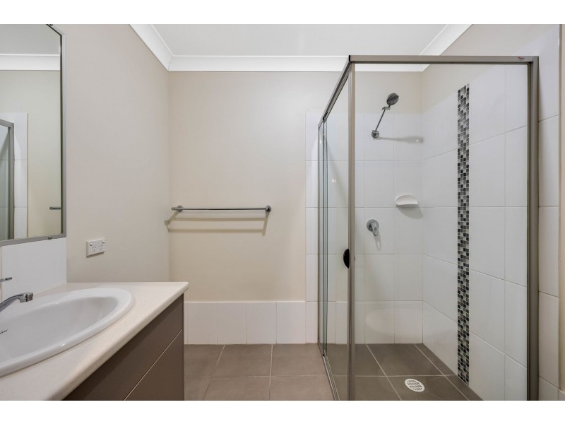 4 Cooranga Street, Glenvale QLD 4350