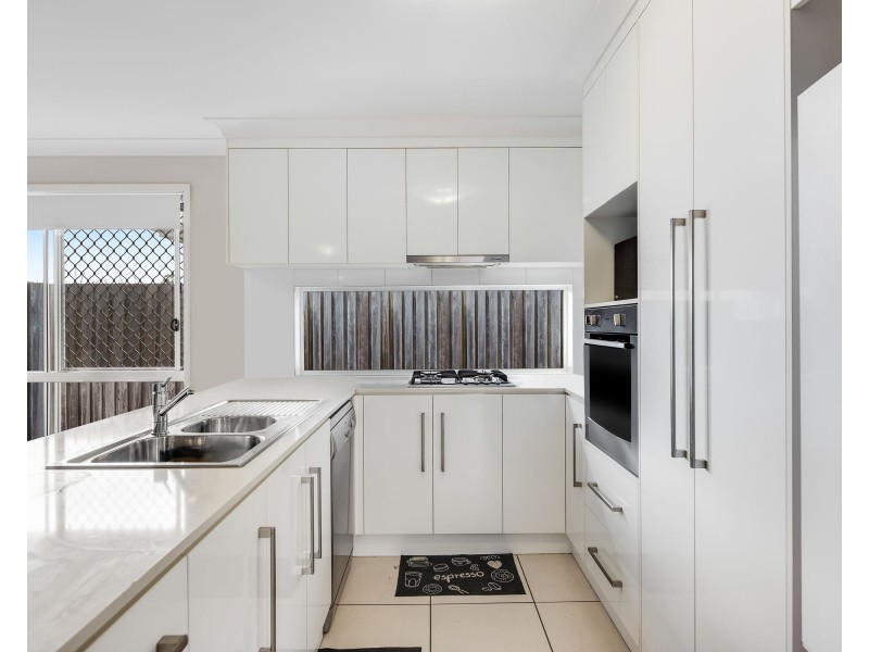 4/10 Furness Court, Kearneys Spring QLD 4350