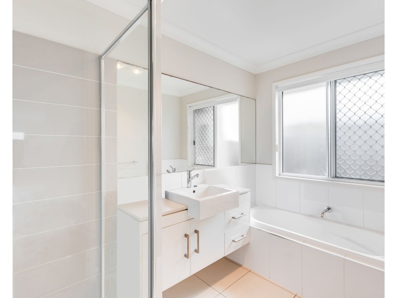 4/10 Furness Court, Kearneys Spring QLD 4350