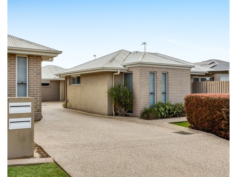 4/10 Furness Court, Kearneys Spring QLD 4350