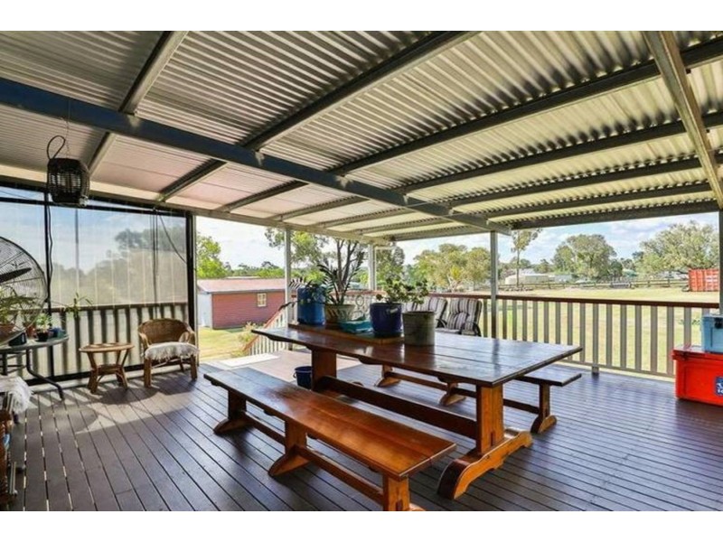 5 Victoria Street, Goombungee QLD 4354