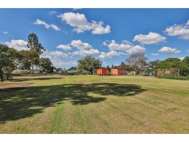 5 Victoria Street, Goombungee QLD 4354