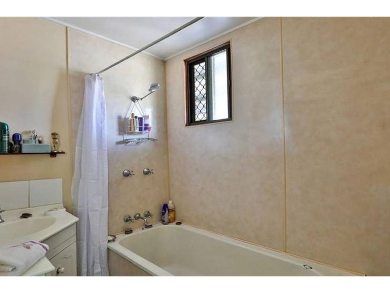 5 Victoria Street, Goombungee QLD 4354