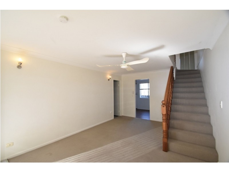 1/88 Anzac Avenue, Newtown QLD 4350