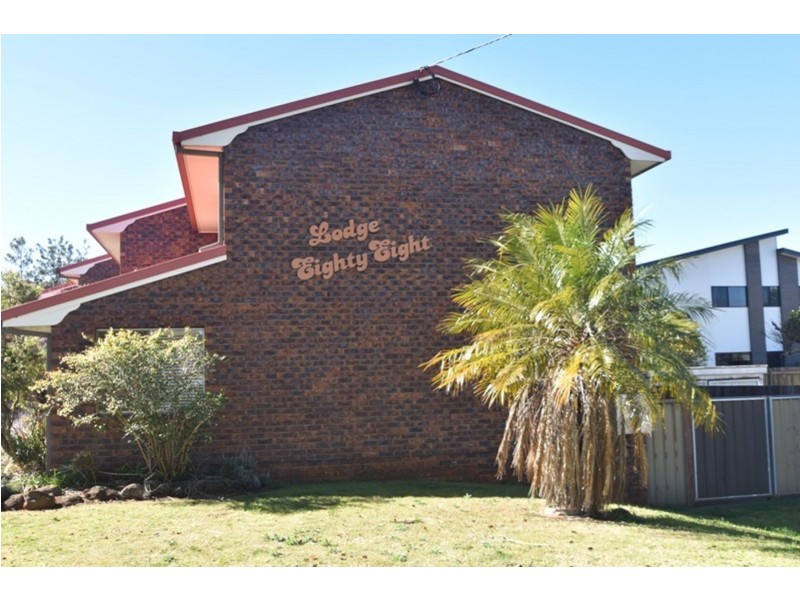 1/88 Anzac Avenue, Newtown QLD 4350