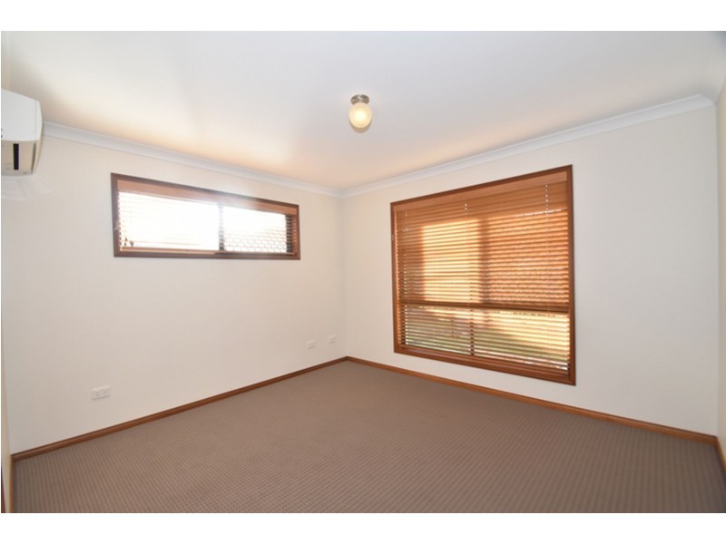 5/2 Garde Street, Centenary Heights QLD 4350