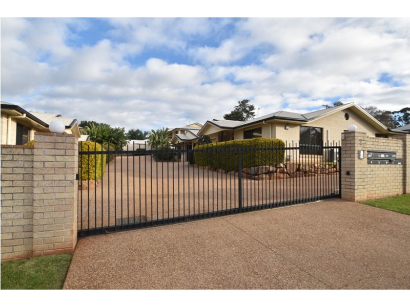 5/2 Garde Street, Centenary Heights QLD 4350