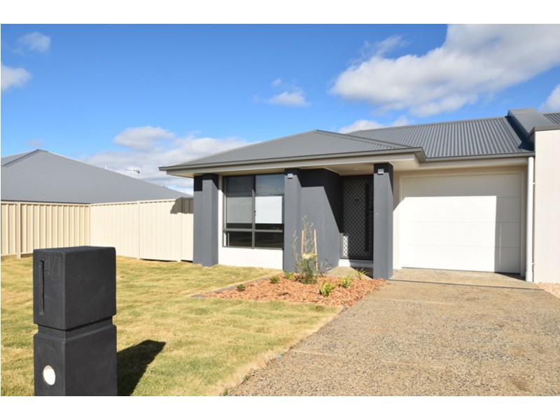 1/4 Minnett Street, Glenvale QLD 4350