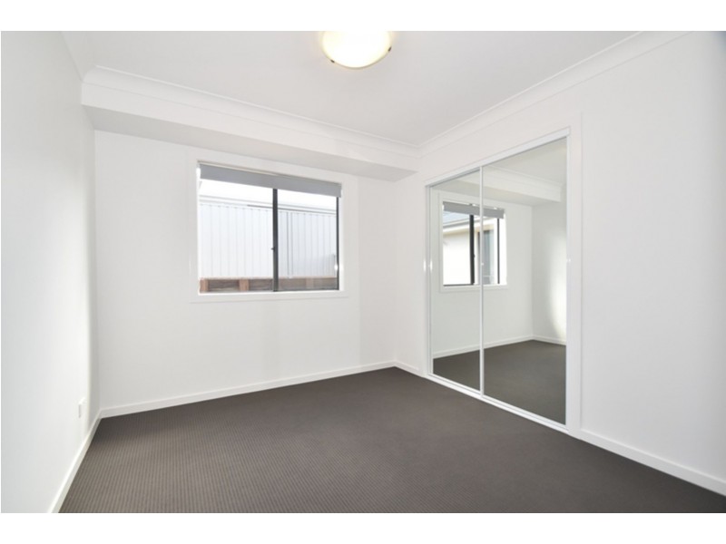 2/4 Minnett Street, Glenvale QLD 4350