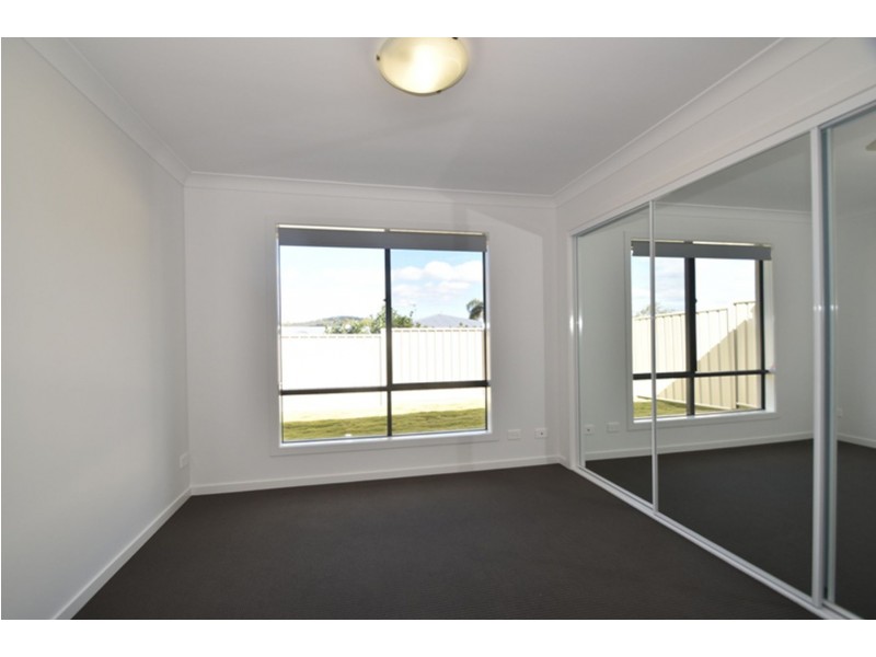 2/4 Minnett Street, Glenvale QLD 4350