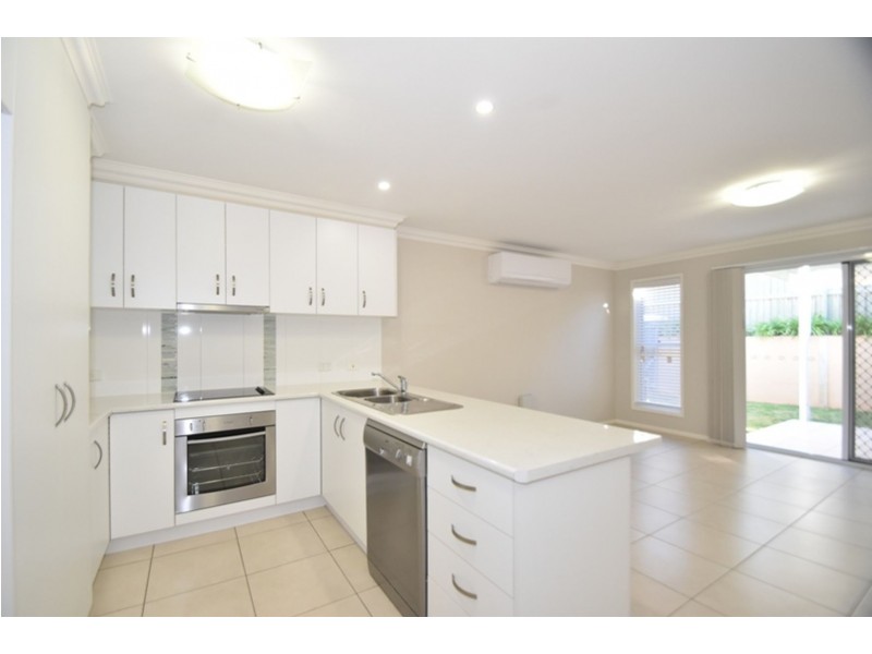 2/5 Nabiac Close, Kearneys Spring QLD 4350