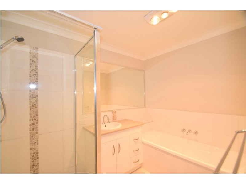2/5 Nabiac Close, Kearneys Spring QLD 4350