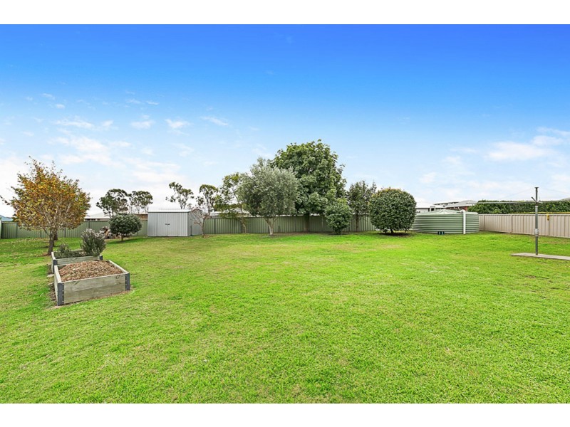 20 Handley Drive, Westbrook QLD 4350