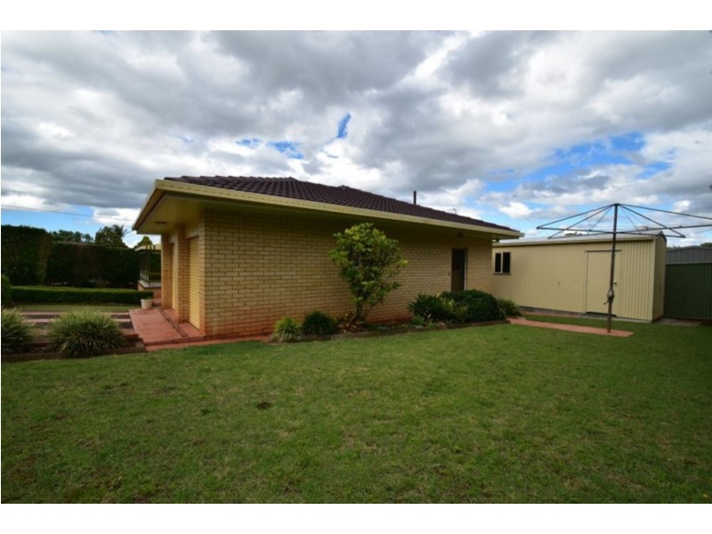 2 Diosma Street, Centenary Heights QLD 4350