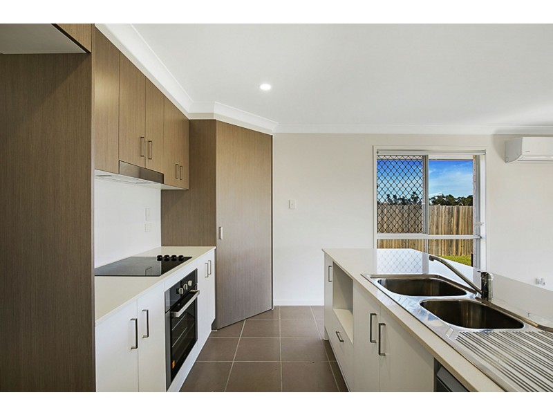 14 Templeton Court, Westbrook QLD 4350