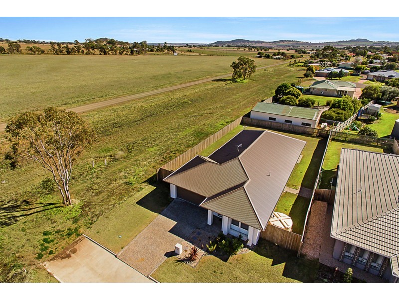 14 Templeton Court, Westbrook QLD 4350