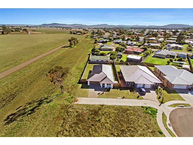 14 Templeton Court, Westbrook QLD 4350