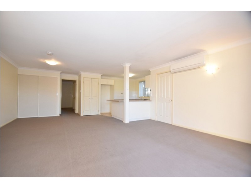 2/4 Scott Street, East Toowoomba QLD 4350