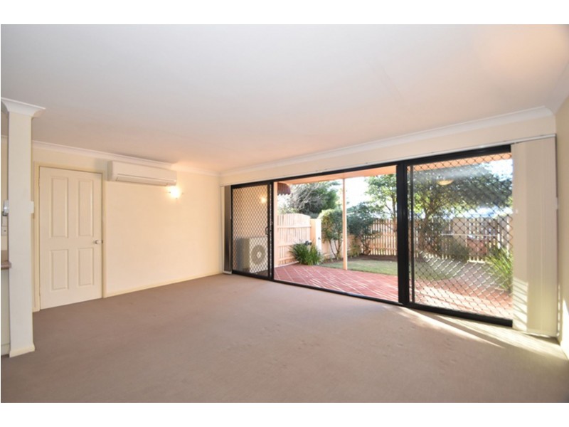 2/4 Scott Street, East Toowoomba QLD 4350