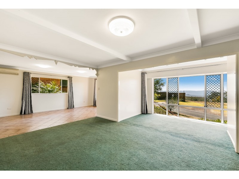 55 Martini Street, Mount Lofty QLD 4350