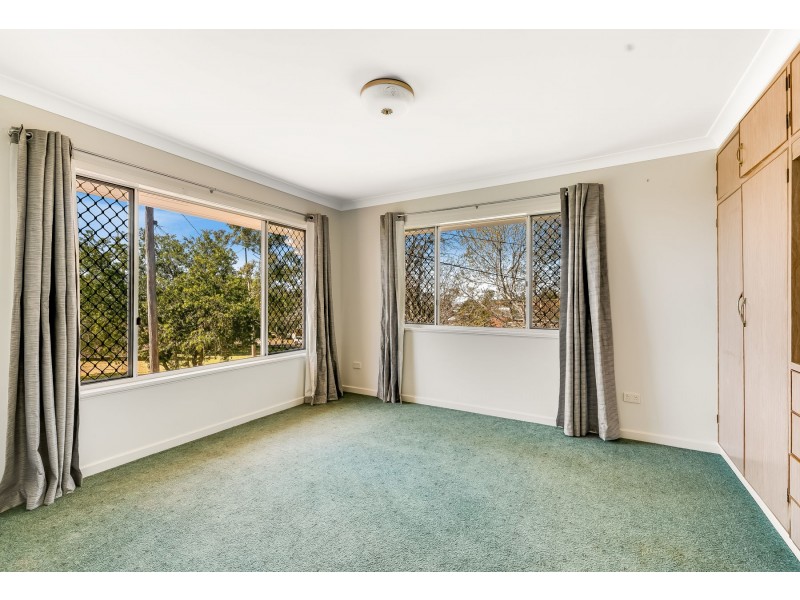 55 Martini Street, Mount Lofty QLD 4350