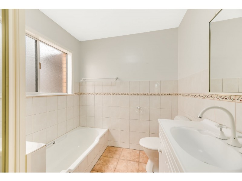 55 Martini Street, Mount Lofty QLD 4350