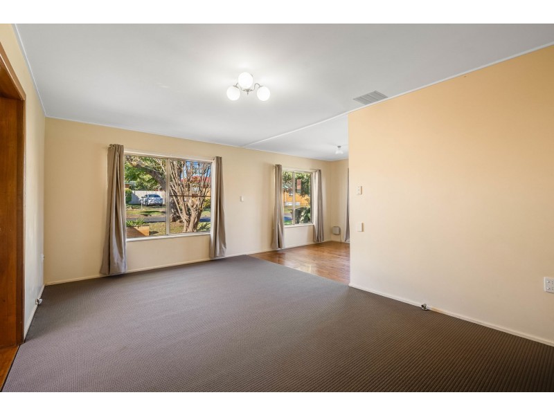 9 Farr Street, Kearneys Spring QLD 4350