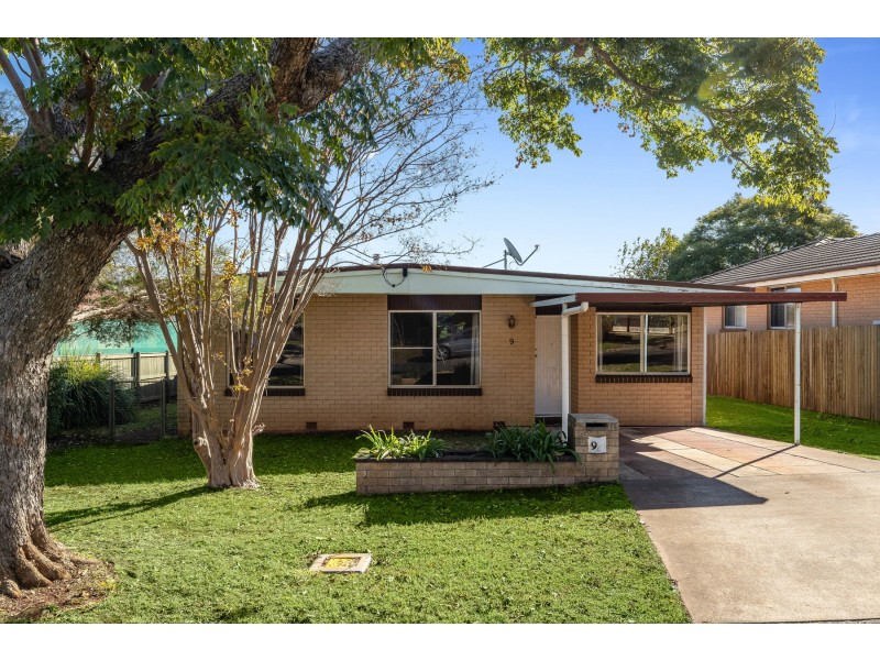 9 Farr Street, Kearneys Spring QLD 4350