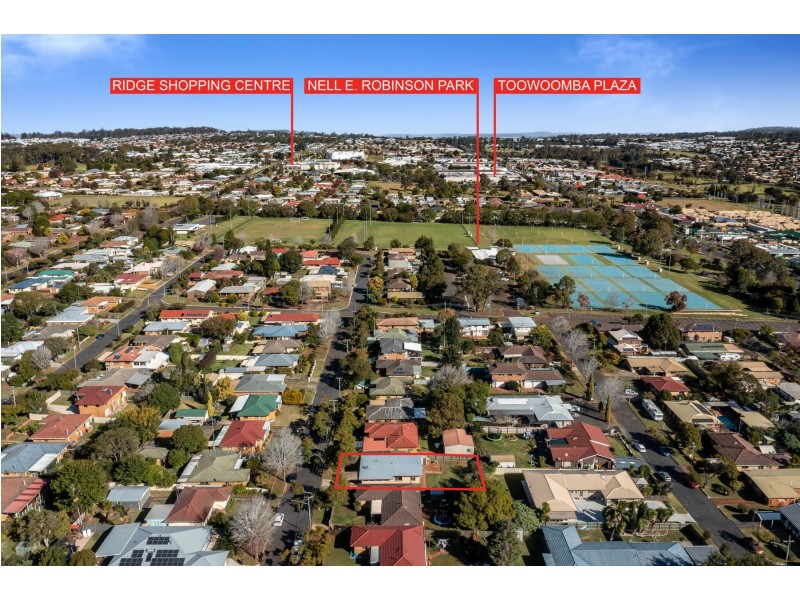 9 Farr Street, Kearneys Spring QLD 4350