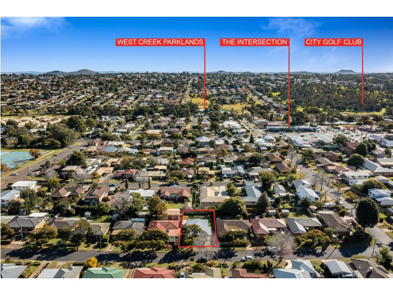 9 Farr Street, Kearneys Spring QLD 4350