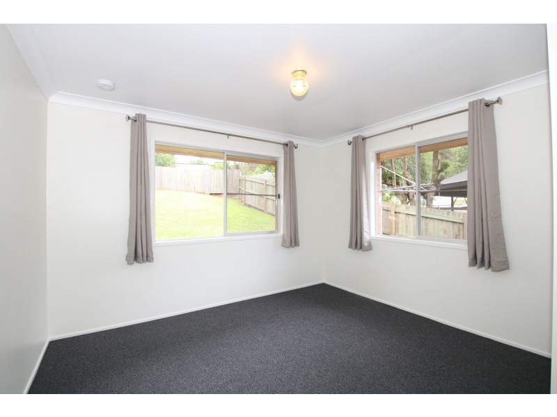 2/27a North Street, Mount Lofty QLD 4350