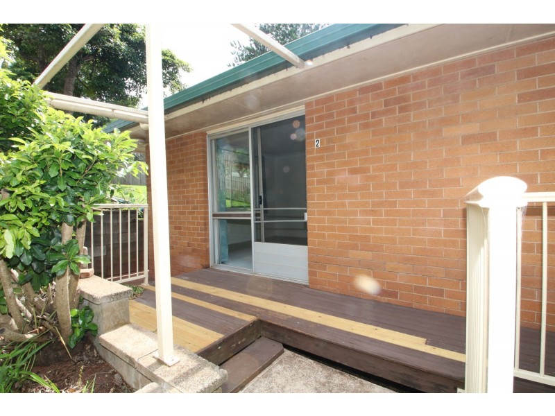 2/27a North Street, Mount Lofty QLD 4350