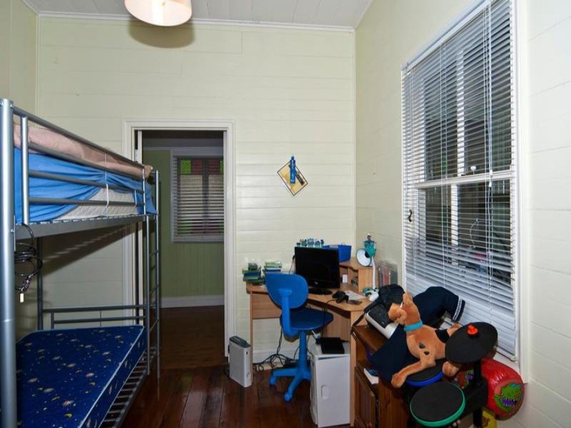 16 Gentle Street, North Toowoomba QLD 4350
