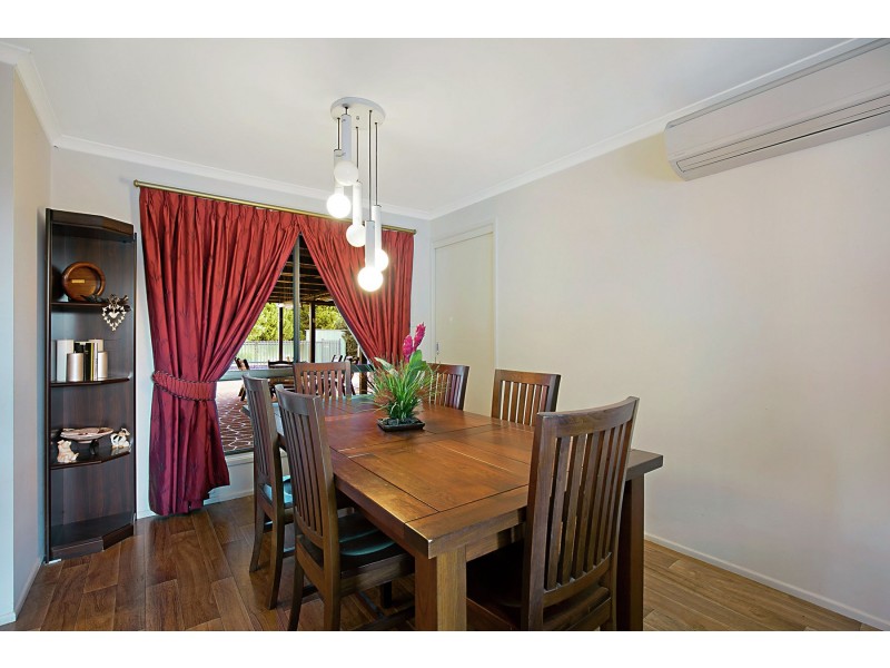 4 Glen Crescent, Highfields QLD 4352