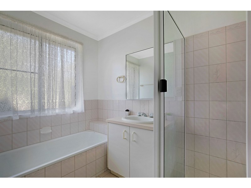 4 Glen Crescent, Highfields QLD 4352