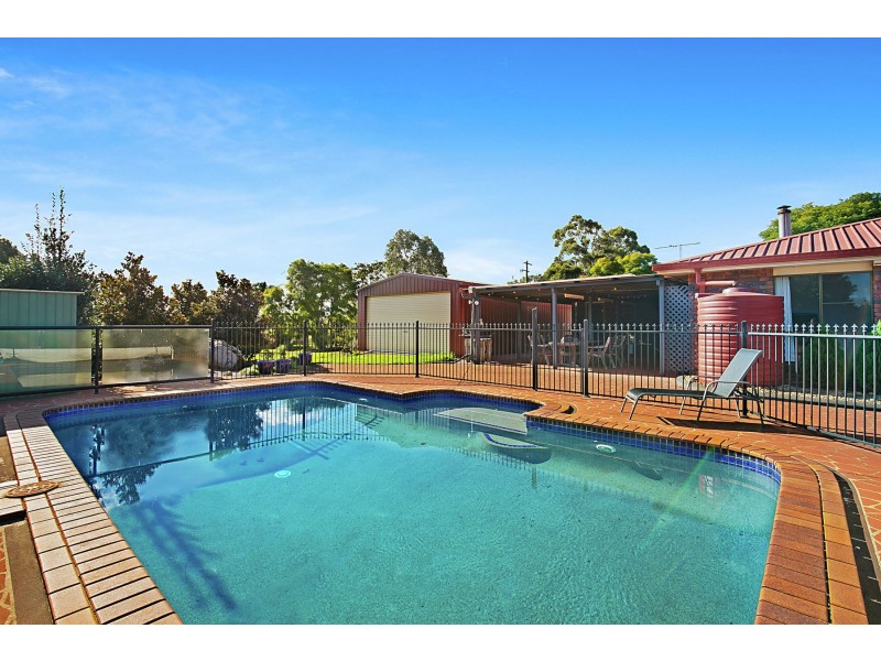 4 Glen Crescent, Highfields QLD 4352