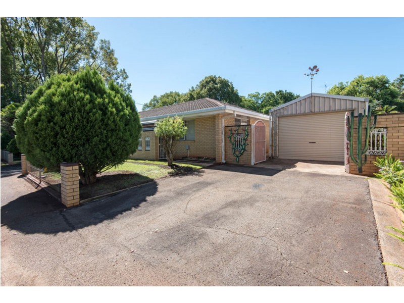 2/64 Campbell Street, East Toowoomba QLD 4350