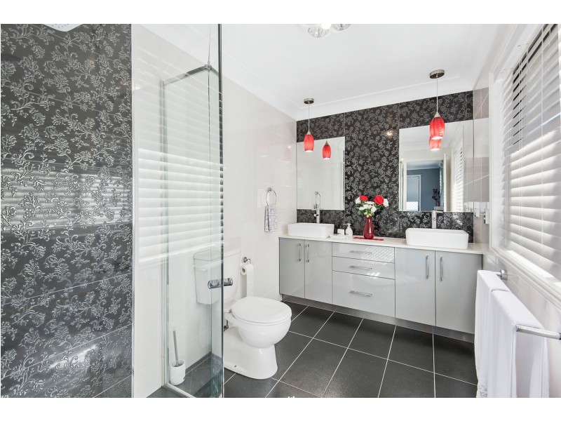 3 Rama Court, Kearneys Spring QLD 4350