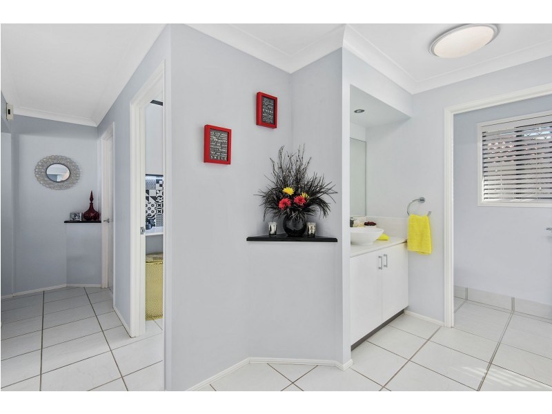 3 Rama Court, Kearneys Spring QLD 4350