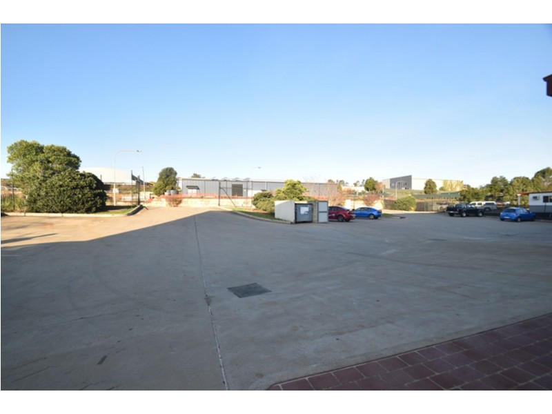 4/14 Civil Court, Harlaxton QLD 4350