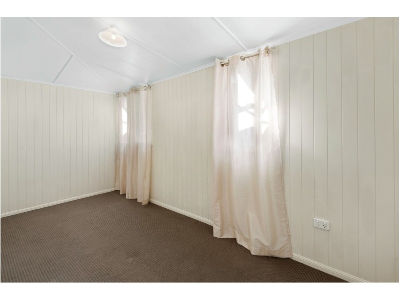 32 John Street, Goombungee QLD 4354