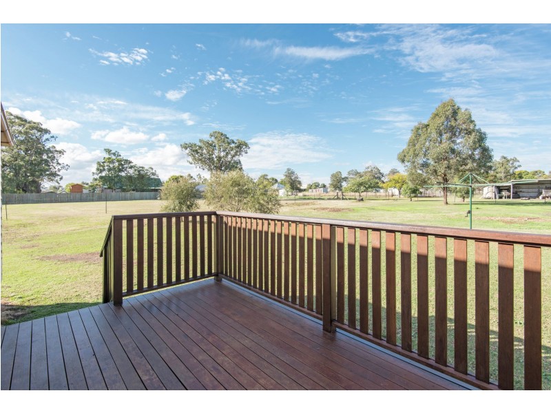 32 John Street, Goombungee QLD 4354