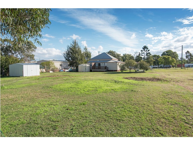 32 John Street, Goombungee QLD 4354