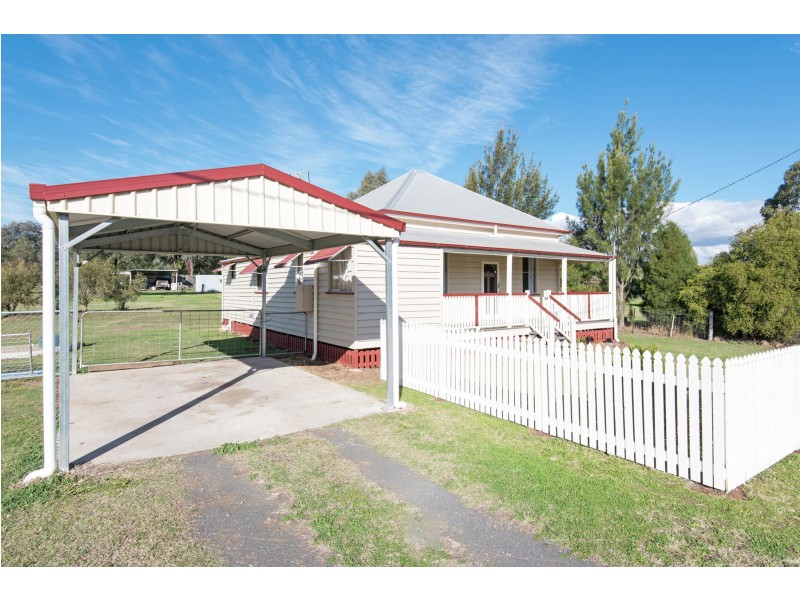 32 John Street, Goombungee QLD 4354