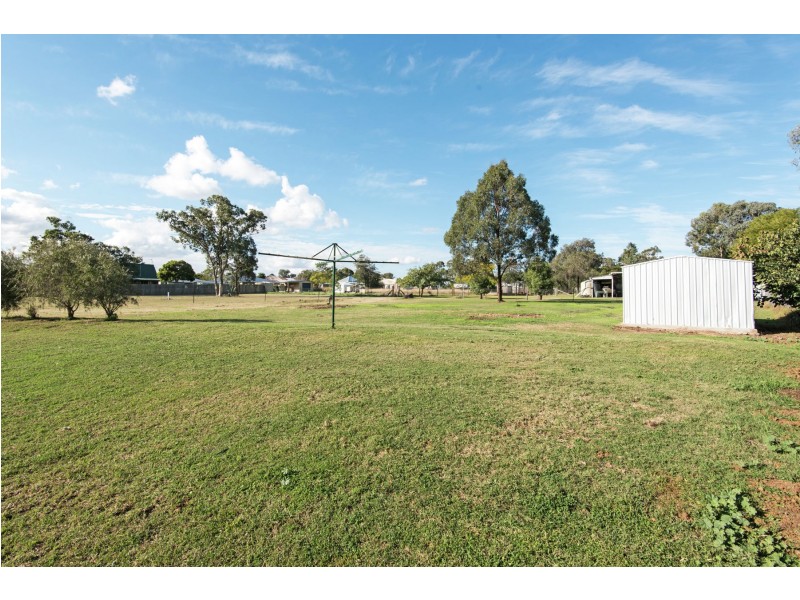 32 John Street, Goombungee QLD 4354
